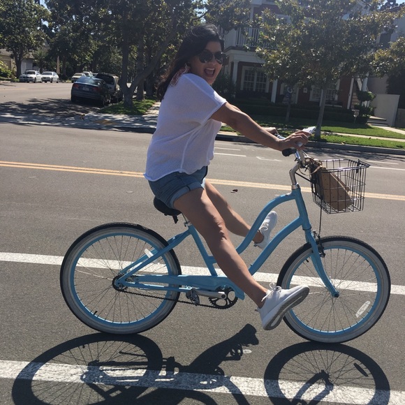 Meet your Posher ๐just made Posh Ambassadot๐ - Picture 3 of 5